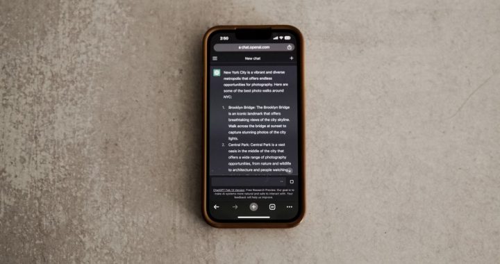 Comparison of tech news sources and blogs for staying informed about technology